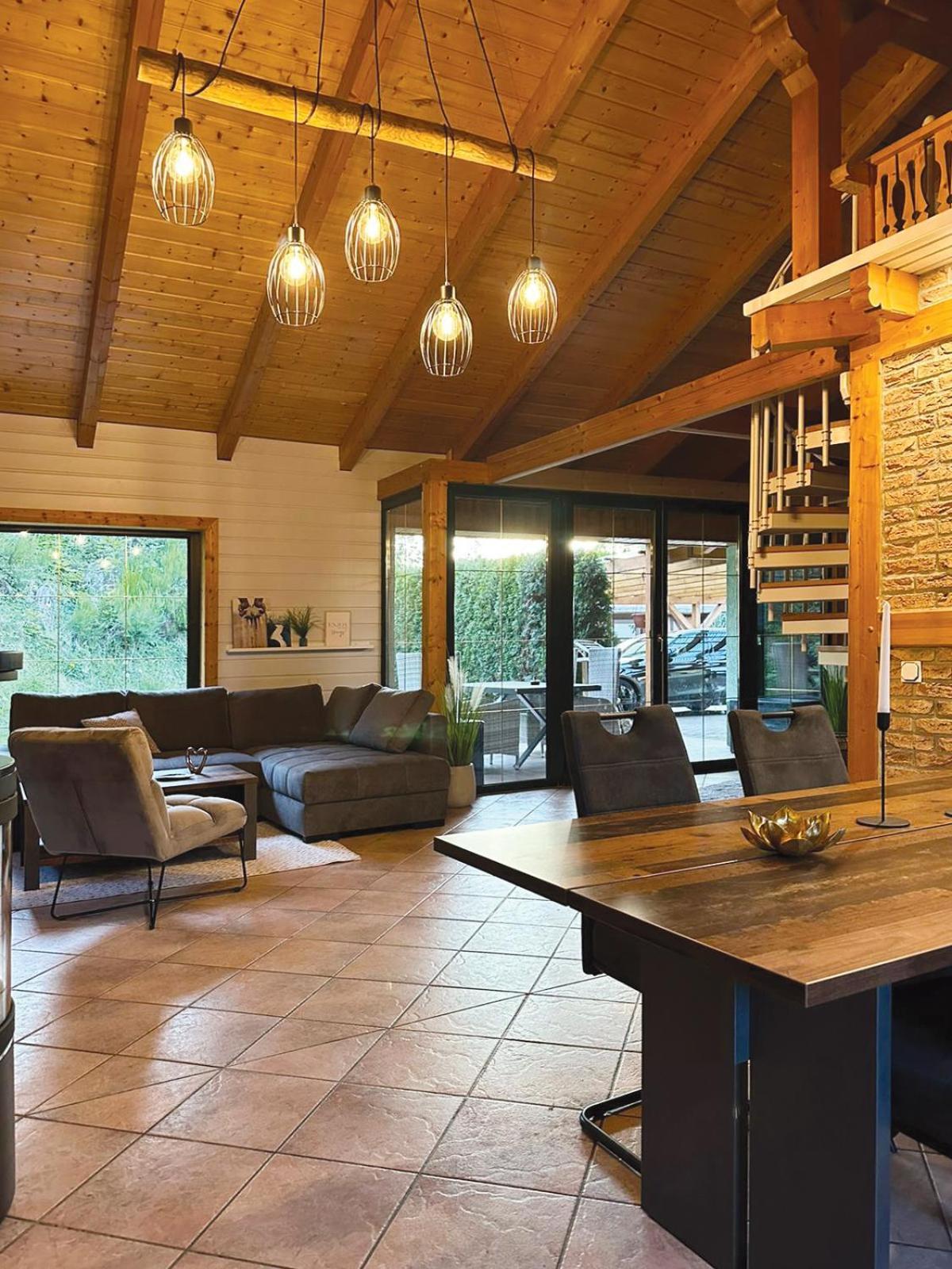 Vakantiehuis Am Hang, Sky-entertainment, Dazn, Carport, Alles Barrierefrei